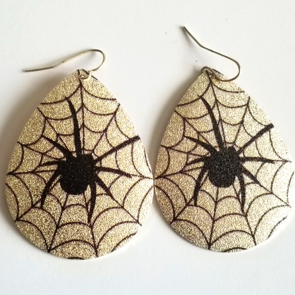 Spider in web earrings spiderweb goth silver tone teardrop shaped black